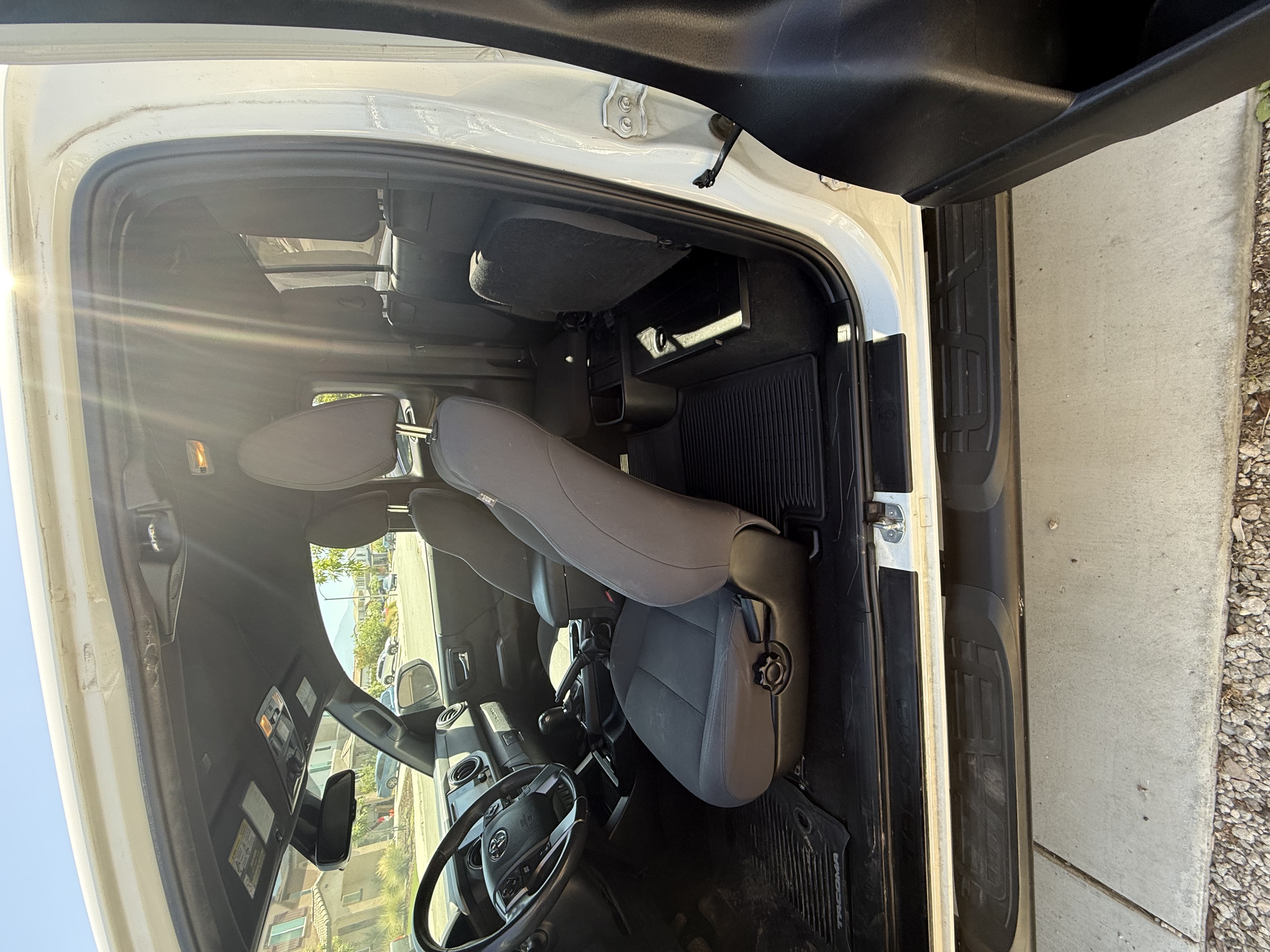 Used 2019 Toyota Tacoma TRD Off-Road w/ Technology Package AWD/4WD image 8