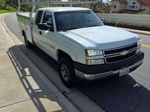 Used 2006 Chevrolet Silverado 3500 2WD Extended Cab image 5