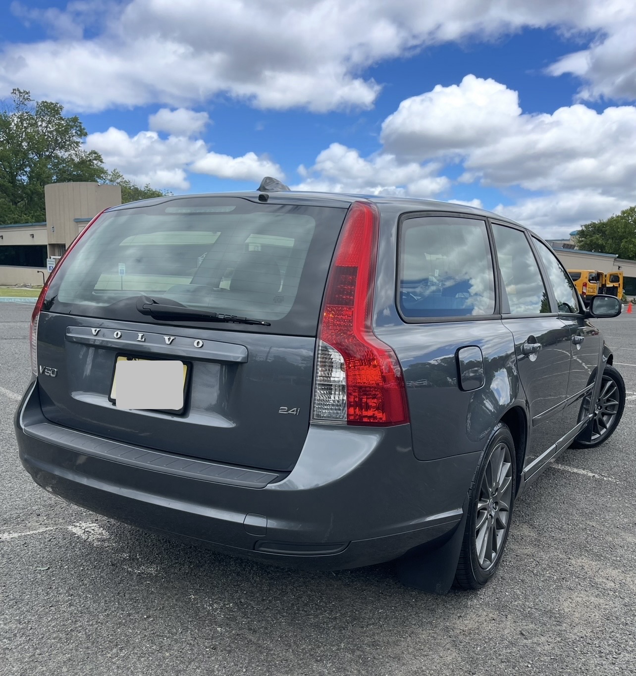 Used 2010 Volvo V50 2.4i FWD image 8