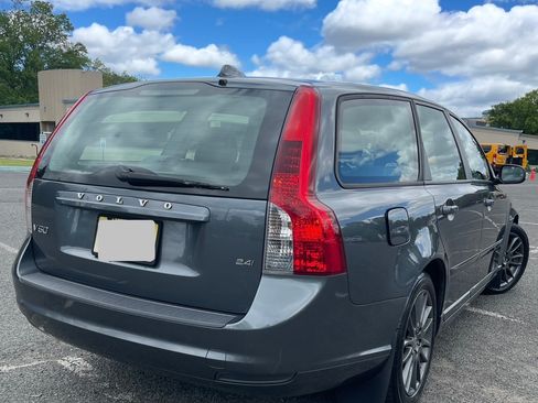 Used 2010 Volvo V50 2.4i FWD image 8