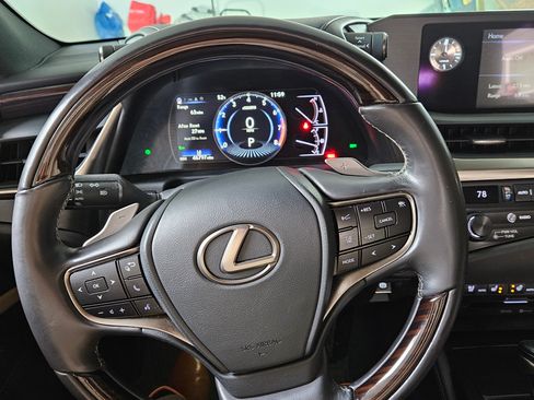 Used 2019 Lexus ES 350 image 2