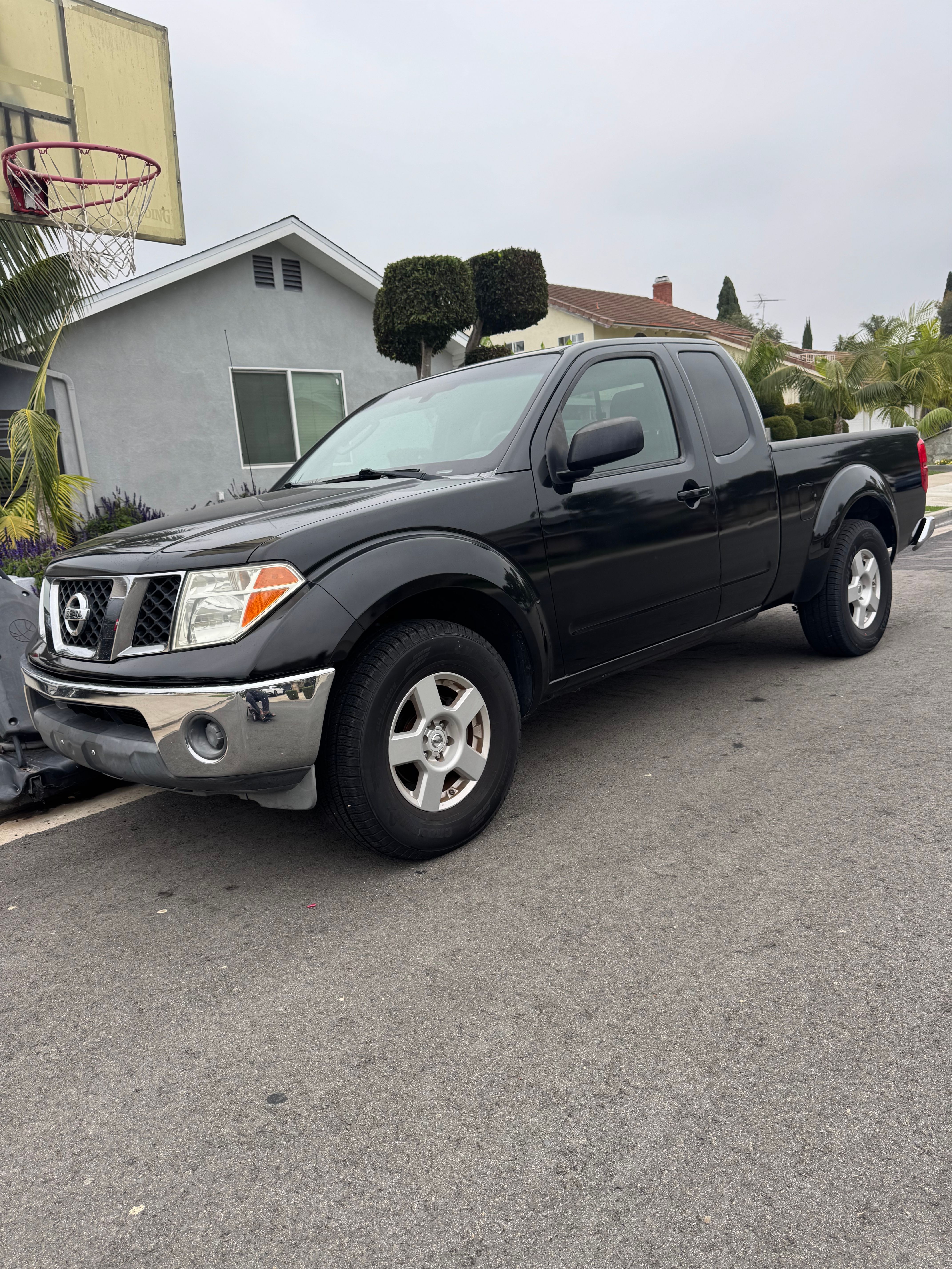 Used 2008 Nissan Frontier SE w/ SE Value Truck Pkg RWD image 1