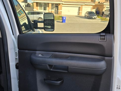 Used 2013 Chevrolet Silverado 2500 LT w/ Interior Plus Package image 27