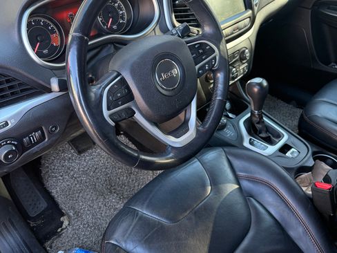 Used 2014 Jeep Cherokee Trailhawk w/ Technology Group image 4