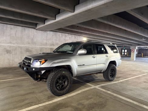 Used 2005 Toyota 4Runner Sport AWD/4WD image 8