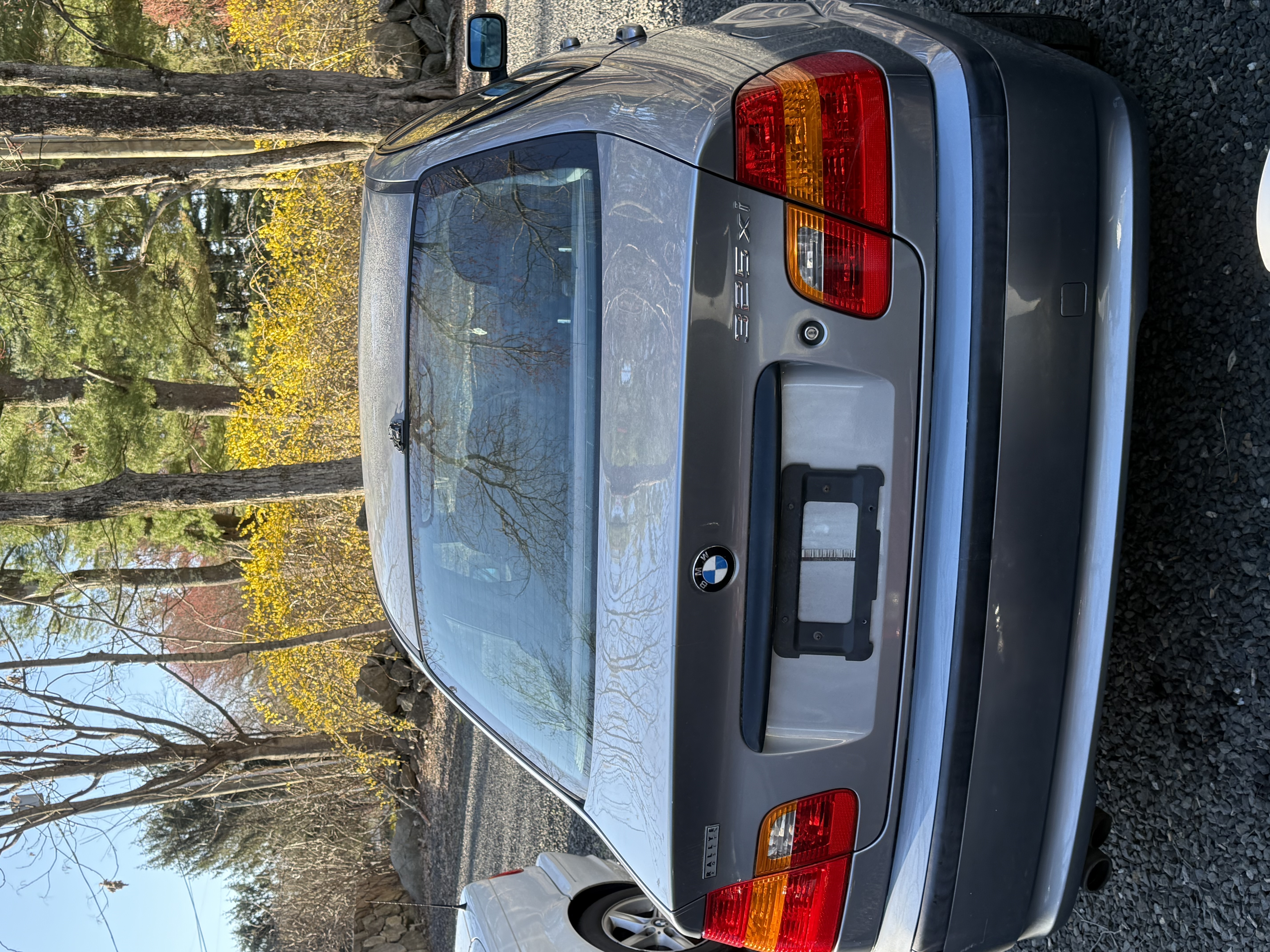 Used 2005 BMW 325xi Sedan AWD/4WD image 1