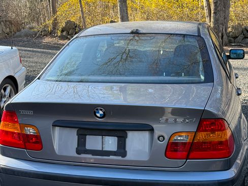 Used 2005 BMW 325xi Sedan AWD/4WD image 1