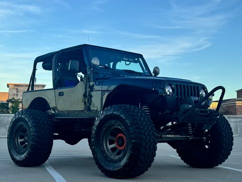 Used 2005 Jeep Wrangler Rubicon w/ Security Group image 2