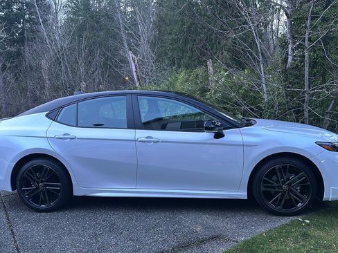 Used 2025 Toyota Camry XSE image 5