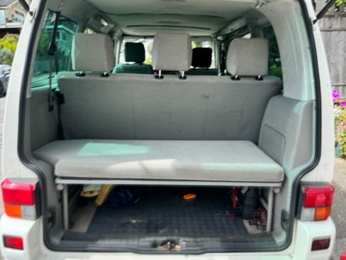 Used 2003 Volkswagen Eurovan MV image 2