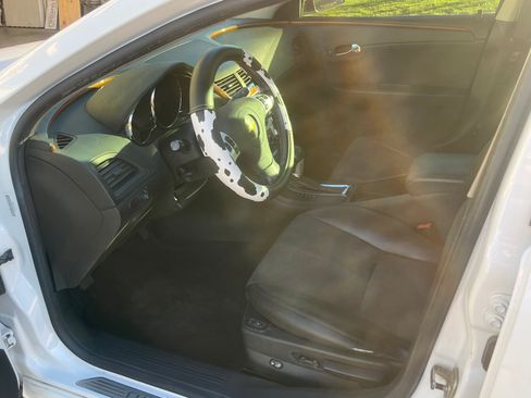 Used 2011 Chevrolet Malibu LT w/ HFV6 Engine Package image 4