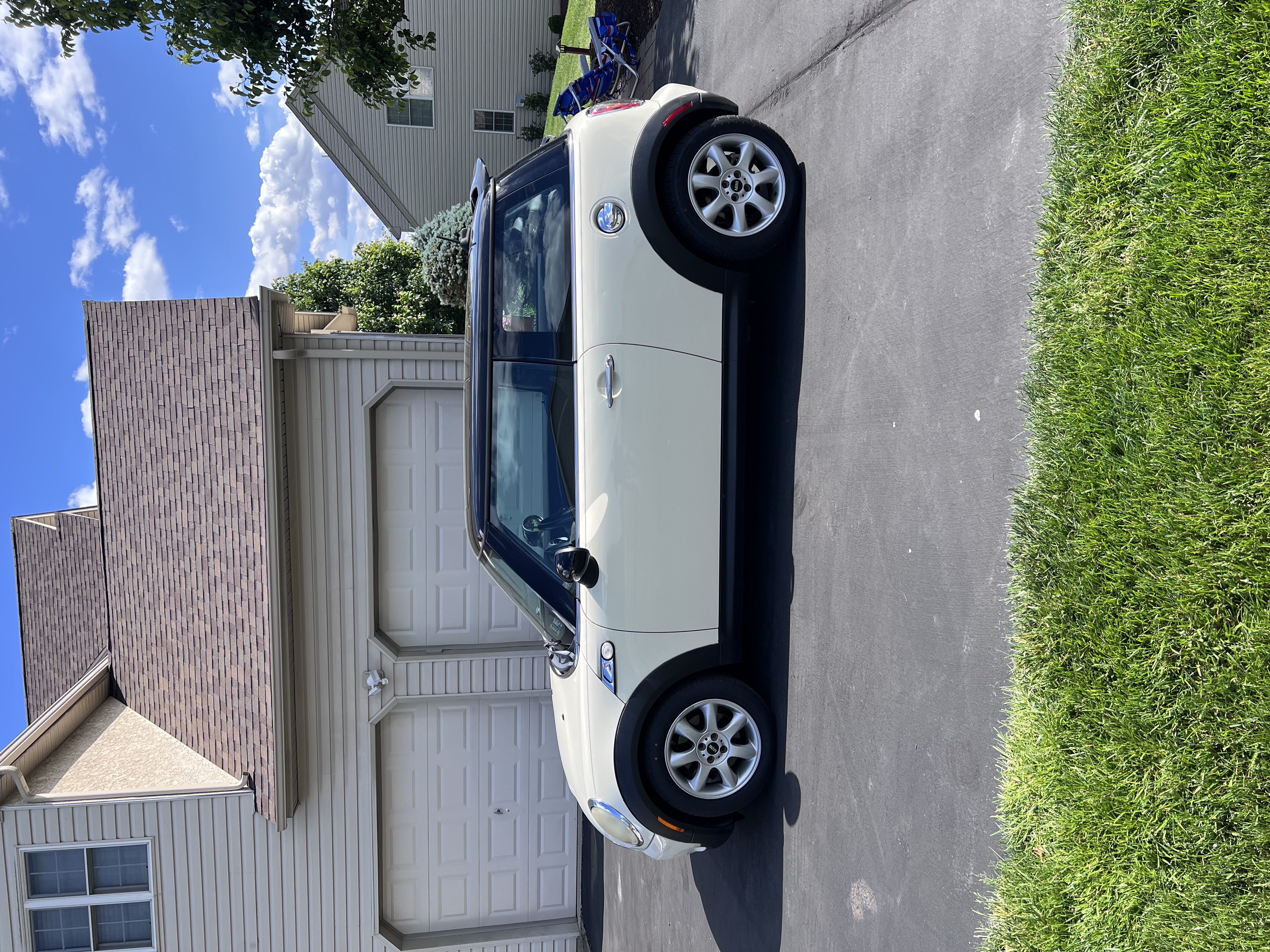 Used 2010 MINI Cooper S w/ Cold Weather Pkg FWD image 5