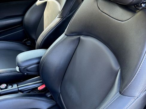 Used 2018 MINI Cooper S image 9