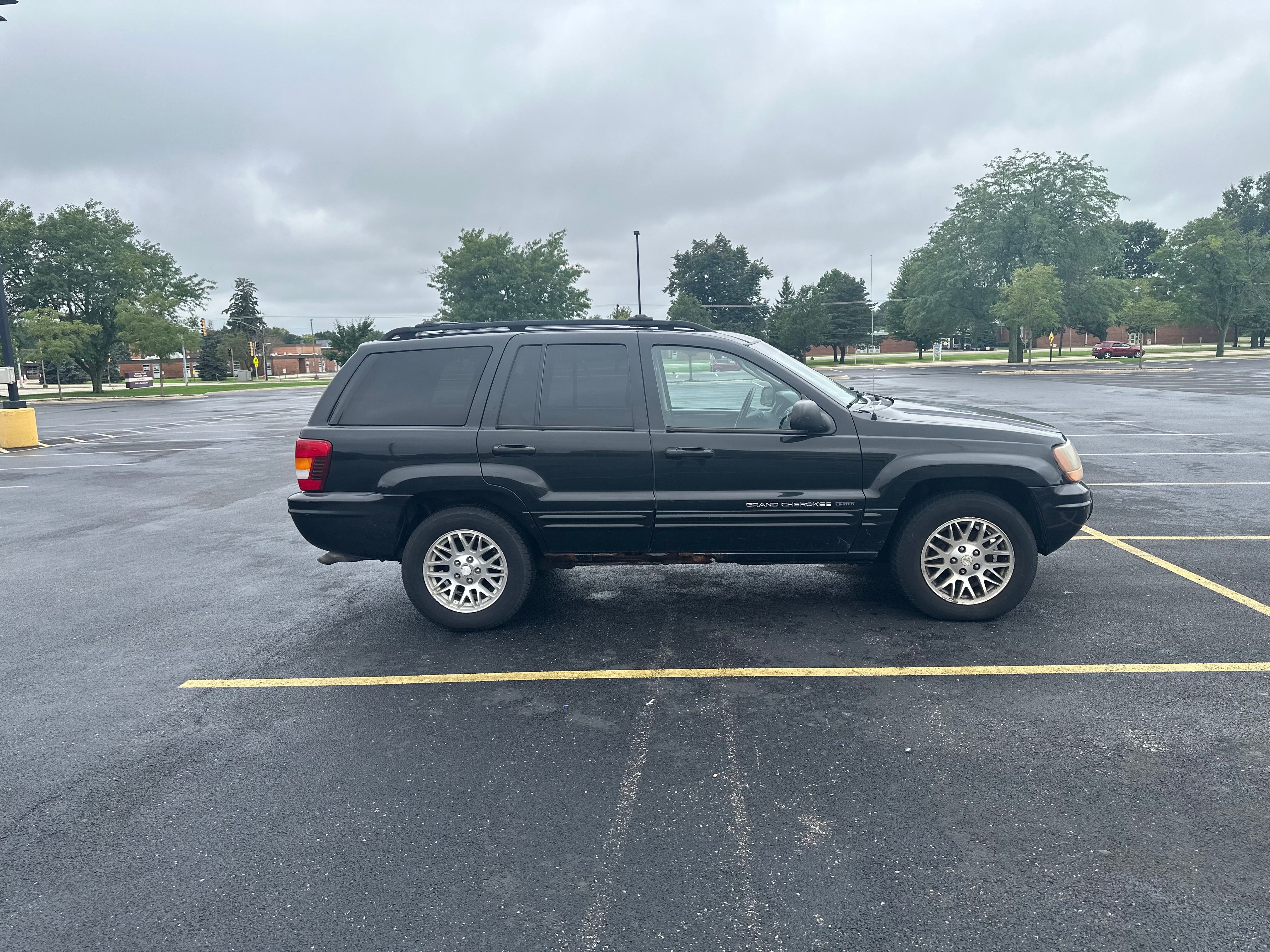 Used 2004 Jeep Grand Cherokee Limited w/ Cold Weather Group AWD/4WD image 6