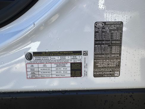 Used 2025 Land Rover Range Rover Long Wheelbase SE image 14