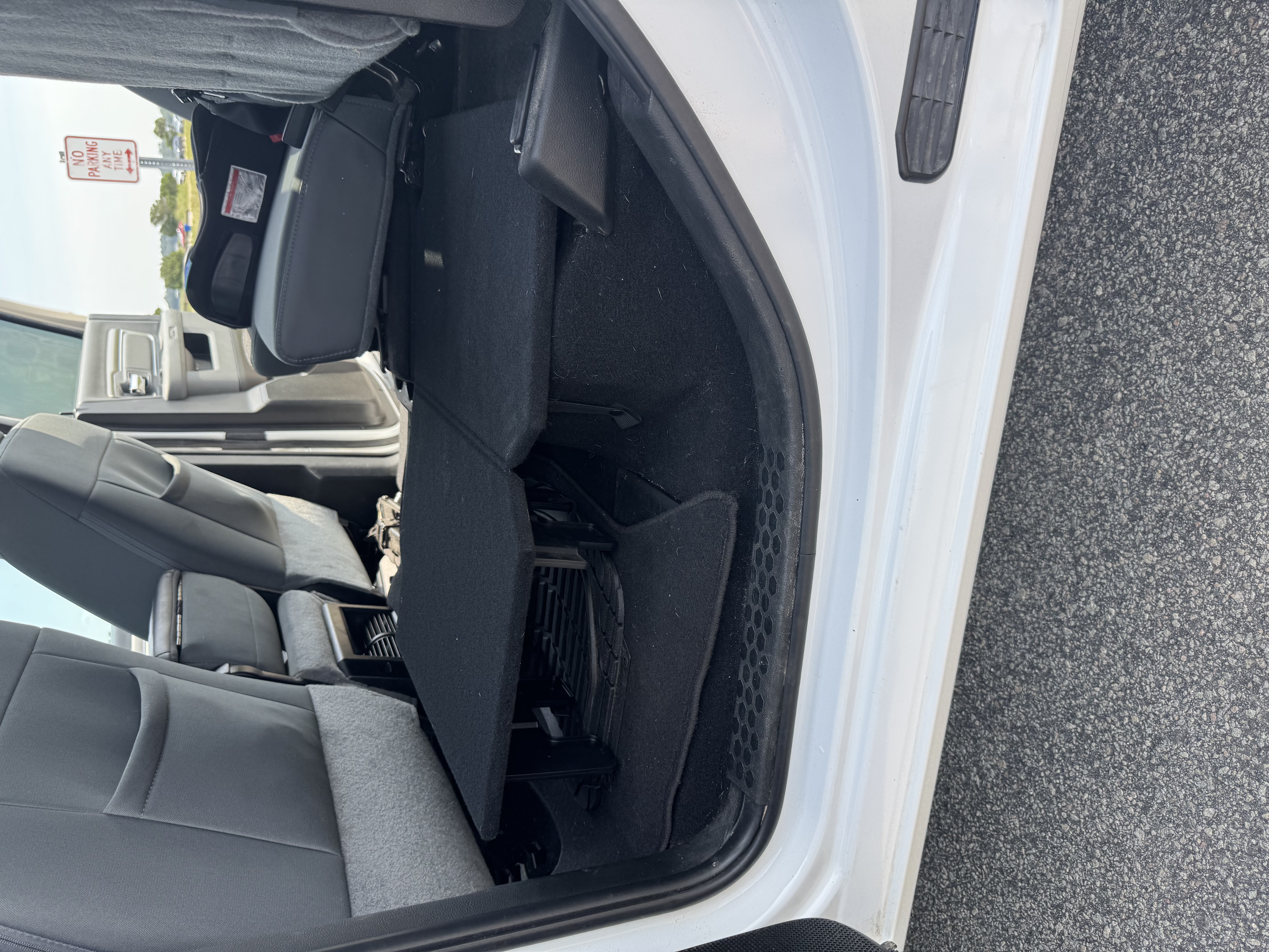 Used 2018 RAM 1500 Classic SLT AWD/4WD image 16