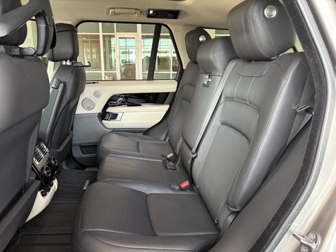 Used 2019 Land Rover Range Rover HSE image 12