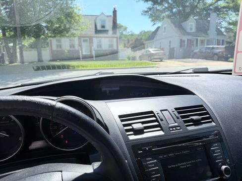 Used 2013 MAZDA MAZDA3 Touring w/ Mazdaspeed Tech Pkg FWD image 8