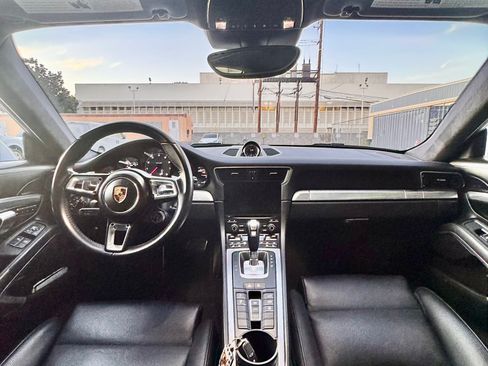 Used 2017 Porsche 911 Carrera 4S image 10