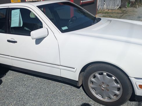Used 1998 Mercedes-Benz E 320 Sedan image 5