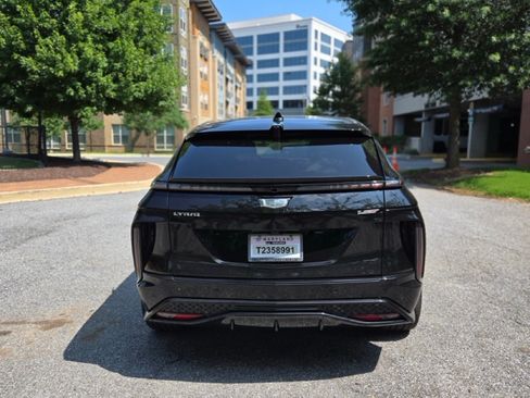 Used 2026 Cadillac Lyriq V image 10