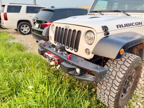 Used 2017 Jeep Wrangler Unlimited Rubicon AWD/4WD image 12