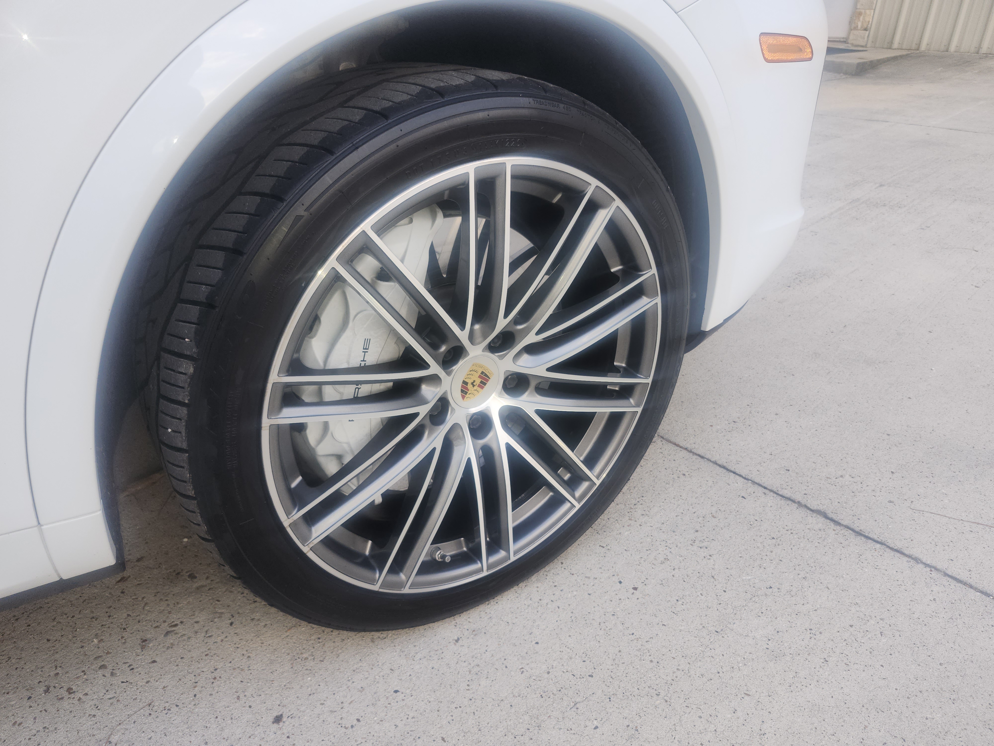 Used 2021 Porsche Cayenne Turbo AWD/4WD image 10