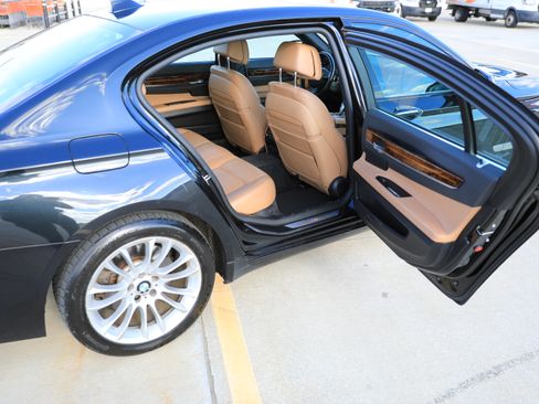 Used 2015 BMW 740Ld xDrive image 11