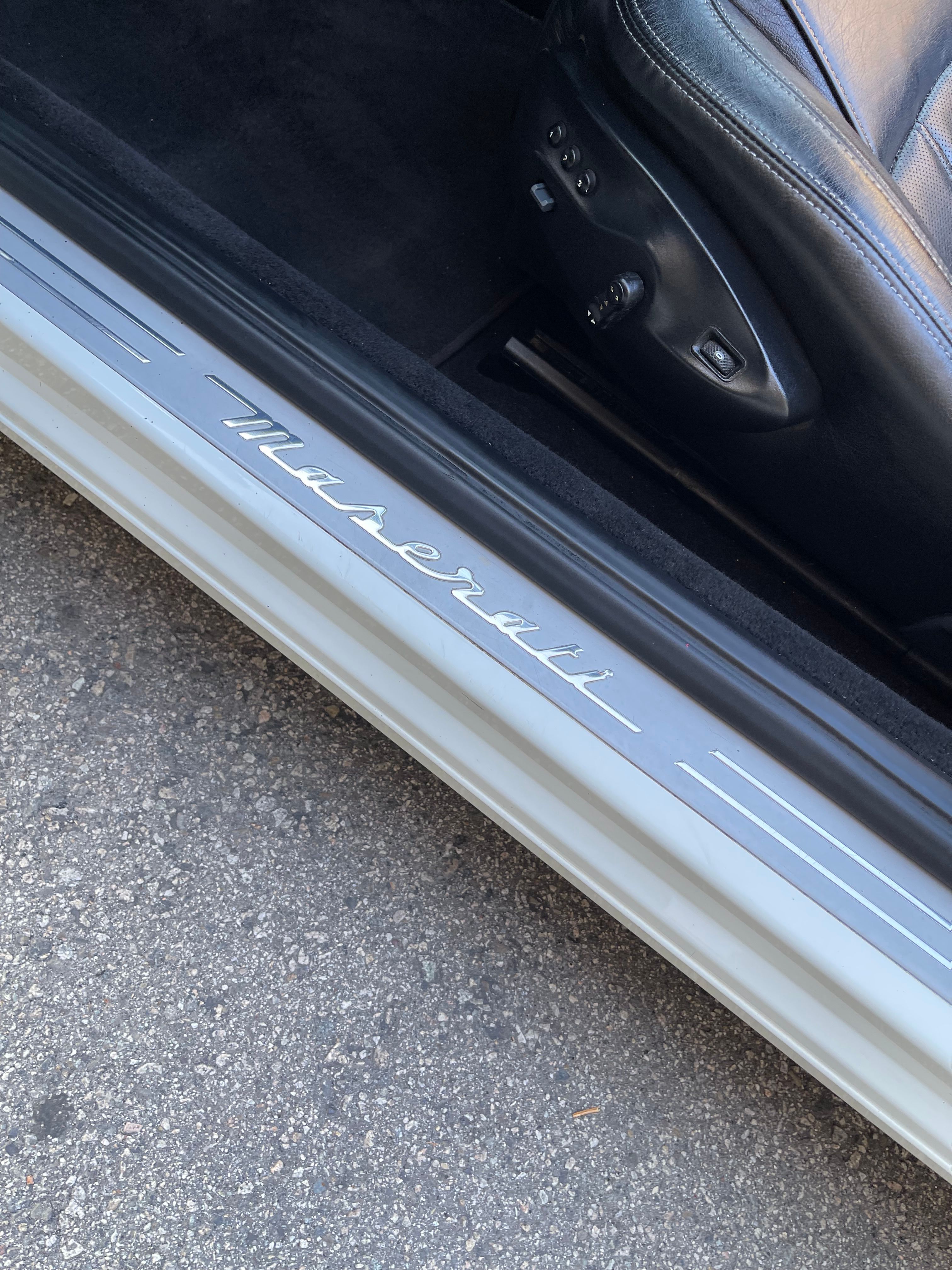 Used 2012 Maserati GranTurismo Convertible RWD image 18