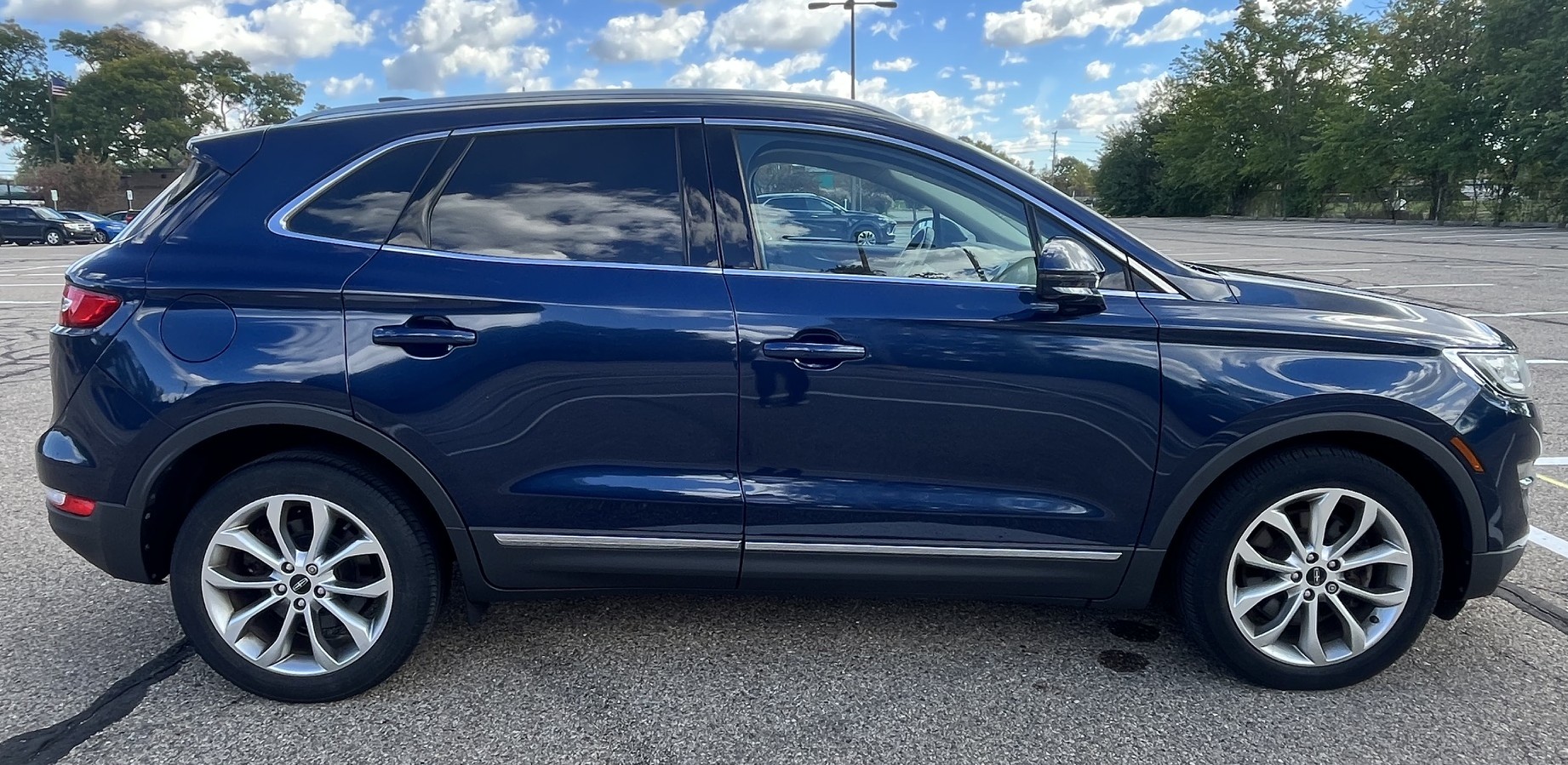 Used 2017 Lincoln MKC Select FWD image 1