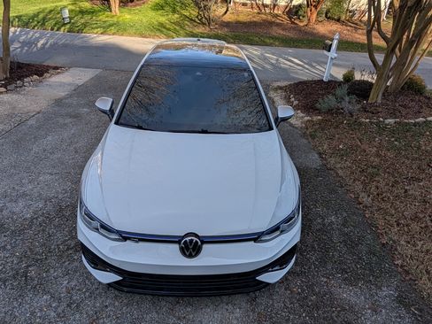 Used 2022 Volkswagen Golf R image 25