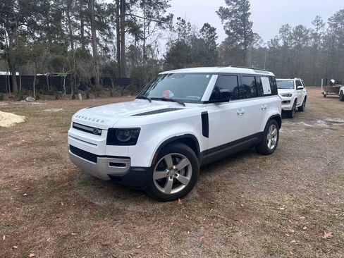 Used 2024 Land Rover Defender 110 S image 1