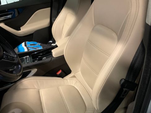 Used 2019 Jaguar F-PACE Prestige image 6