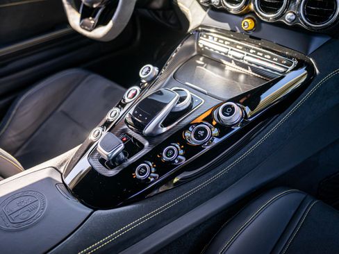 Used 2018 Mercedes-Benz AMG GT R image 27