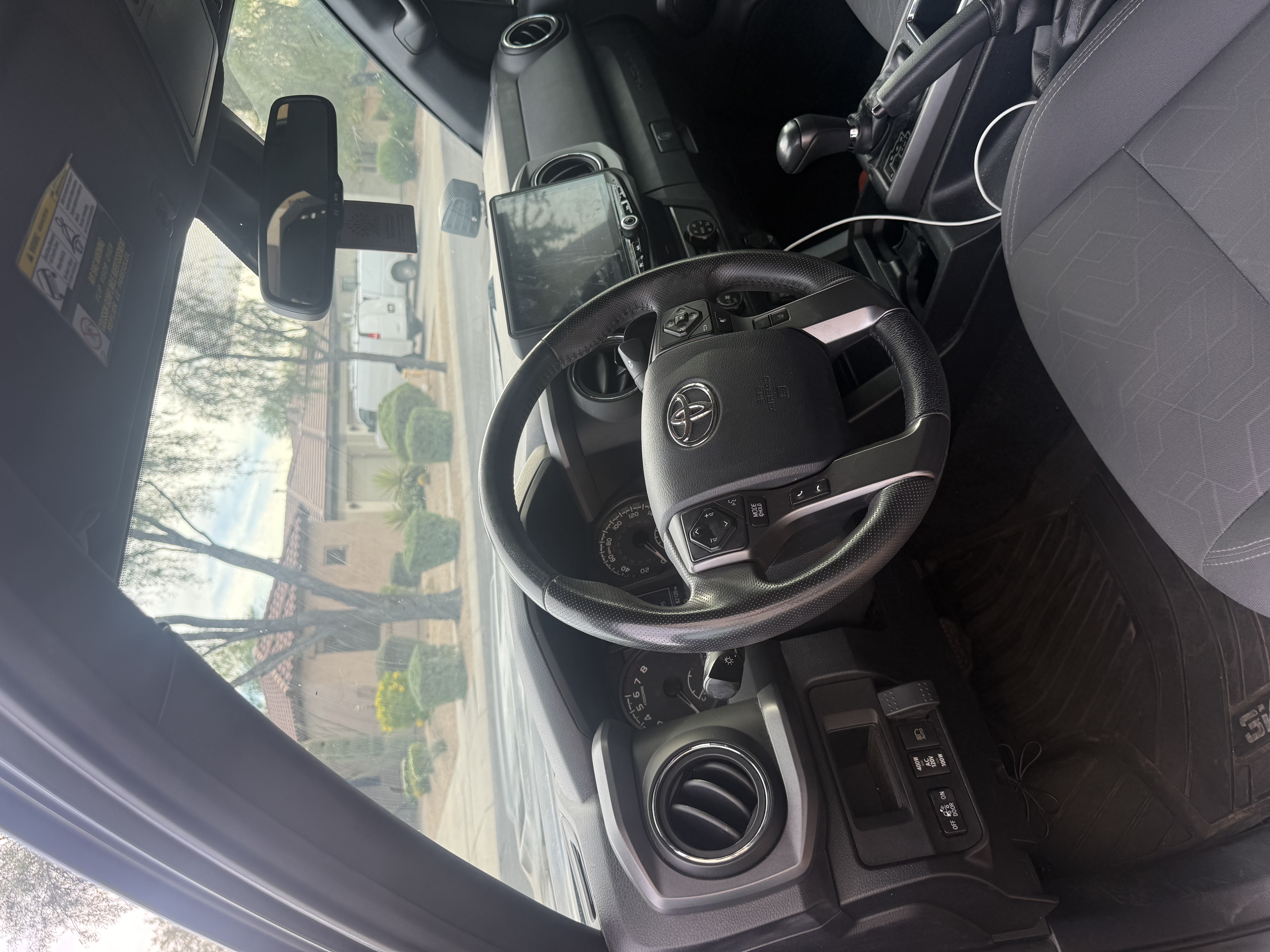 Used 2019 Toyota Tacoma TRD Sport w/ Technology Package RWD image 12