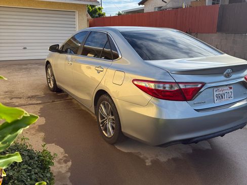 Used 2017 Toyota Camry SE image 10