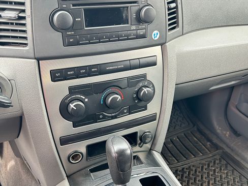 Used 2005 Jeep Grand Cherokee Laredo image 11