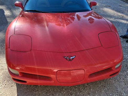 Used 1999 Chevrolet Corvette Coupe image 2