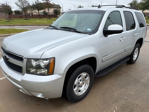 Used 2011 Chevrolet Tahoe LS image 2
