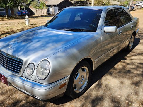 Used 1997 Mercedes-Benz E 420 Sedan image 2