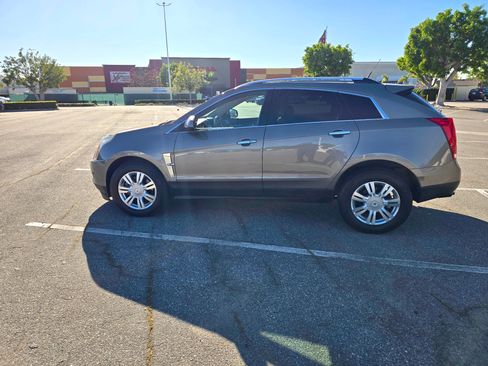 Used 2012 Cadillac SRX Luxury image 1