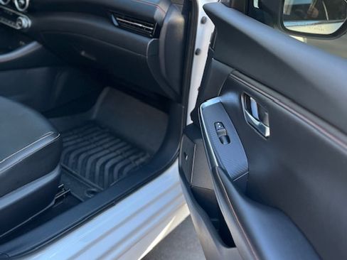 Used 2020 Nissan Sentra SR w/ Premium Package FWD image 10