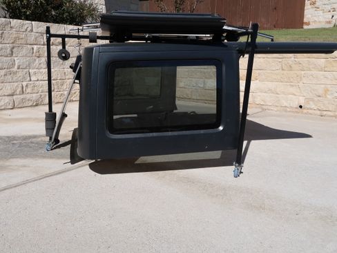 Used 2017 Jeep Wrangler Unlimited Rubicon w/ Connectivity Group image 27