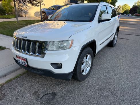 Used 2012 Jeep Grand Cherokee Laredo w/ Laredo E Group AWD/4WD image 1