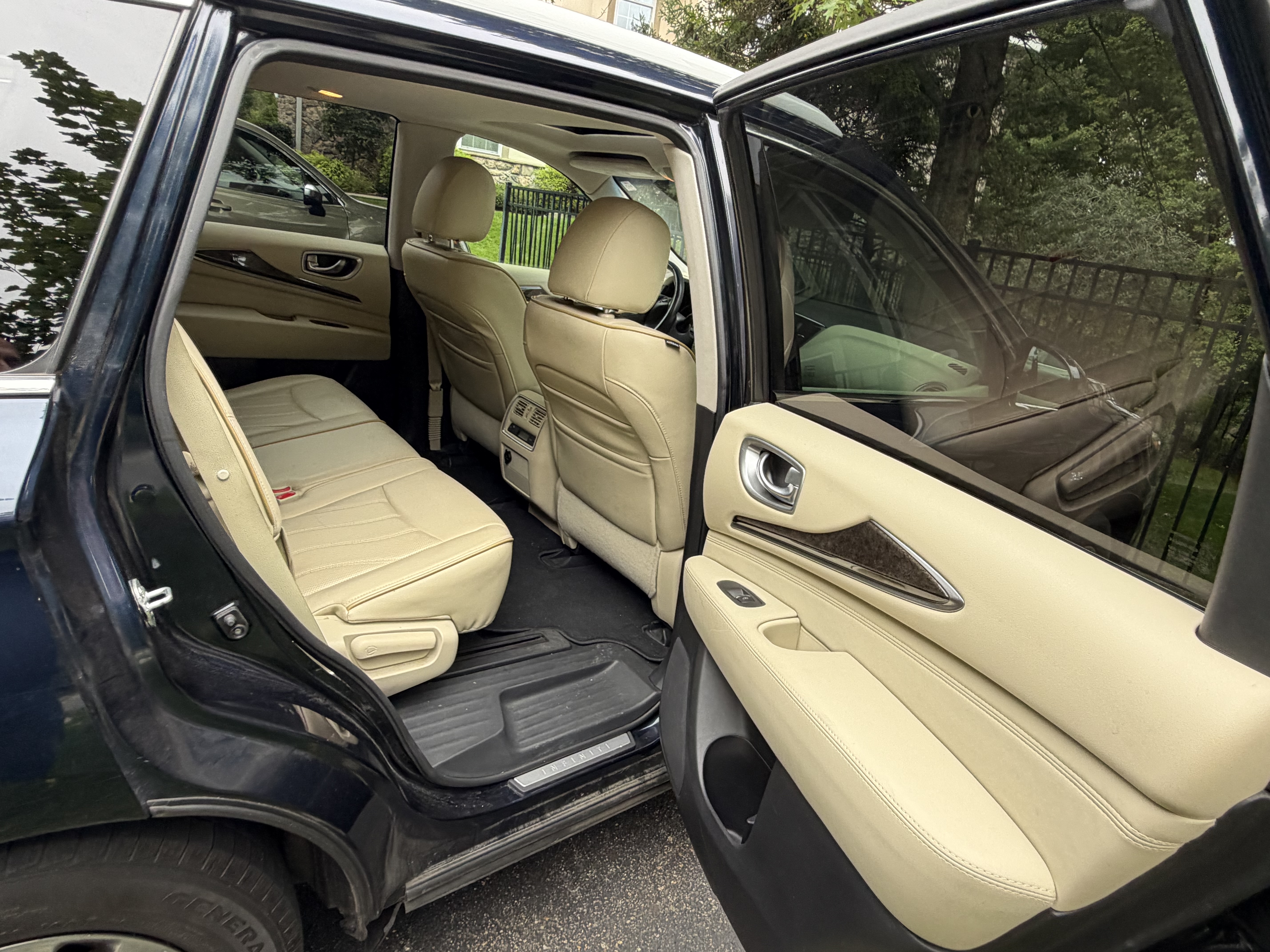 Used 2015 INFINITI QX60 Luxe w/ Premium Plus Package AWD/4WD image 15