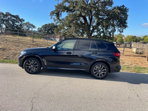 Used 2020 BMW X5 M50i image 2