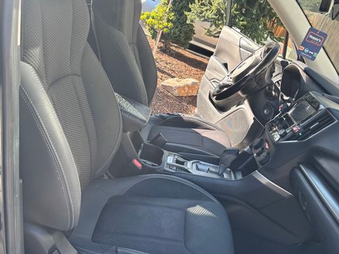 Used 2019 Subaru Forester Premium w/ All-Weather Package AWD/4WD image 5