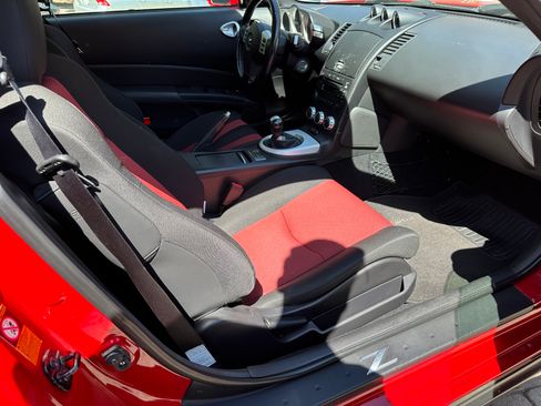 Used 2007 Nissan 350Z NISMO image 11