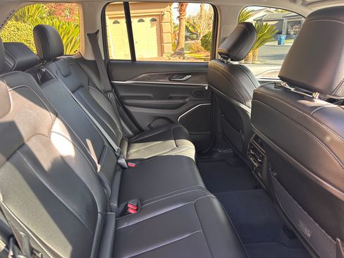 Used 2023 Jeep Grand Cherokee 4WD 4xe image 5