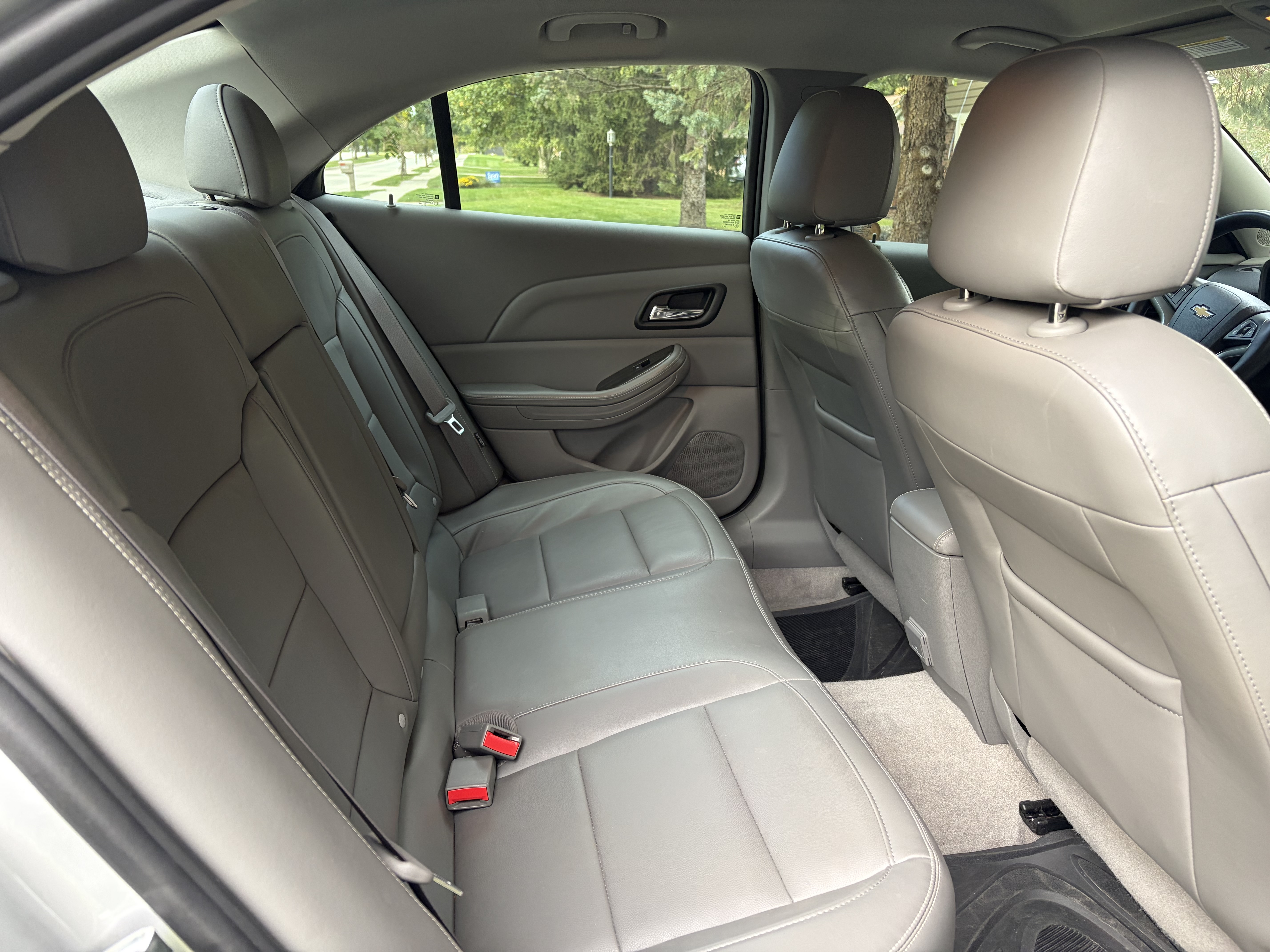 Used 2015 Chevrolet Malibu LT w/ Leather Package FWD image 12